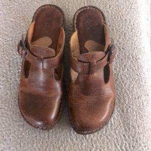 Born Clogs